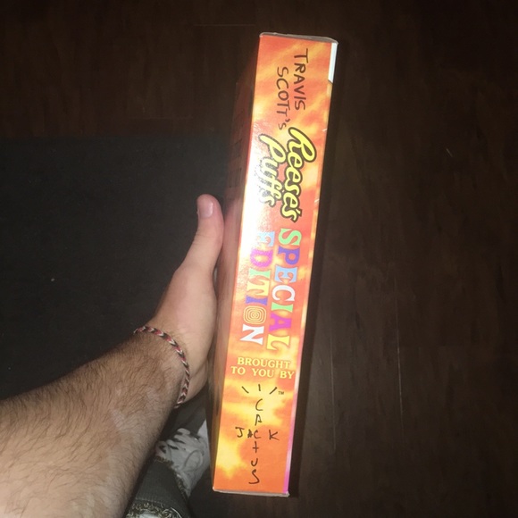 Travis Scott Reese’s puffs ( 2 boxes ) - Picture 2 of 4